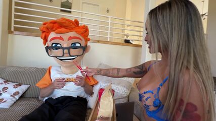 Porn Asian MILF Gets Lucky